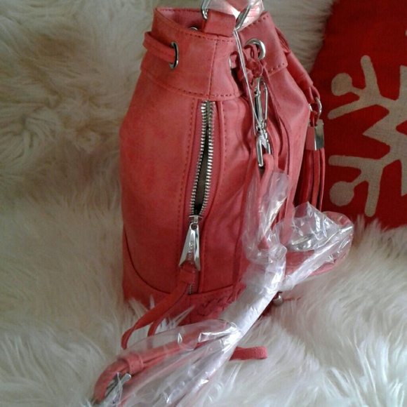 🆕Dolce Vita bucket handbag💖 - Picture 4 of 7